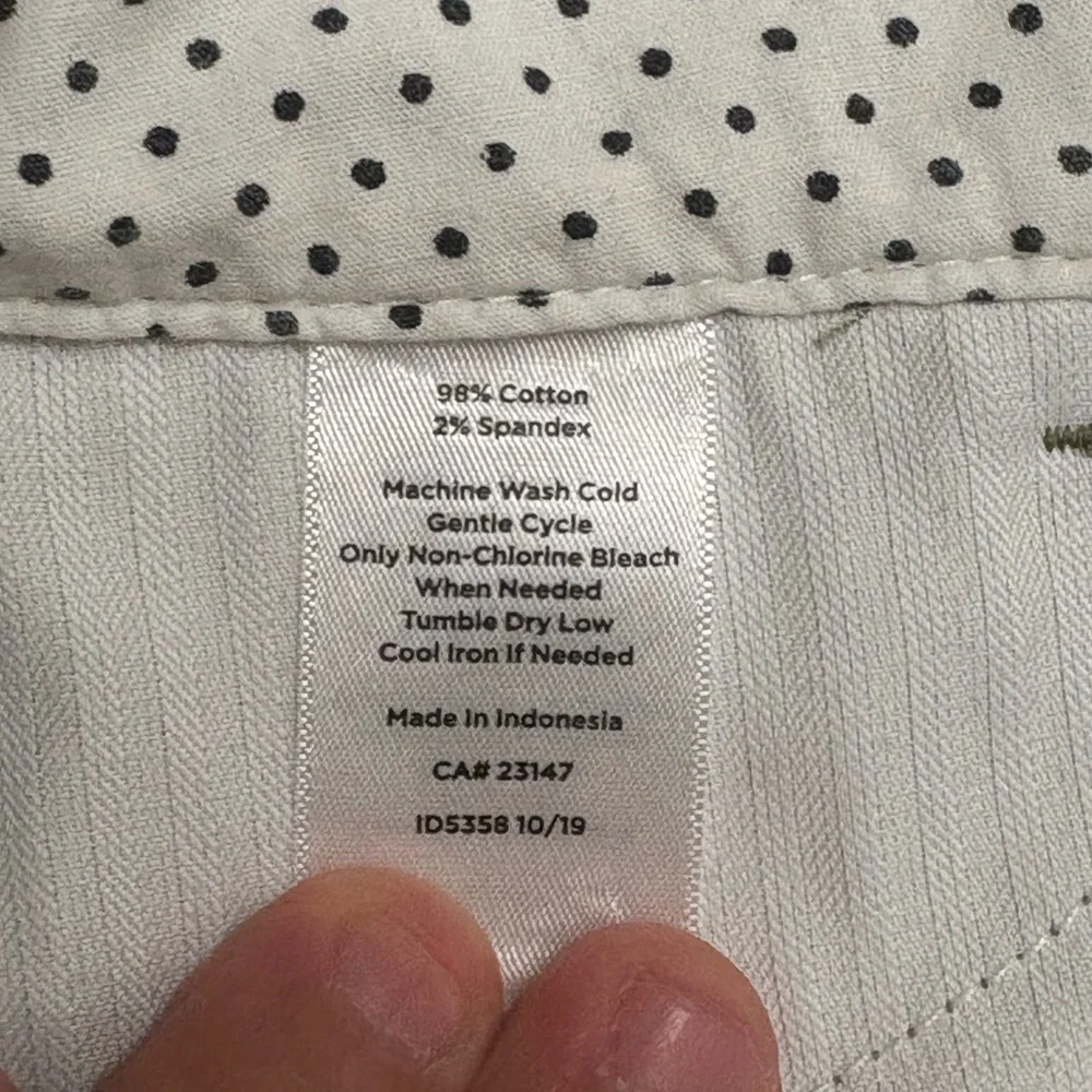 Talbots Green Perfect Crop Pants,Size 2P,Made in Indonesia,98% Cotton,2% Spandex